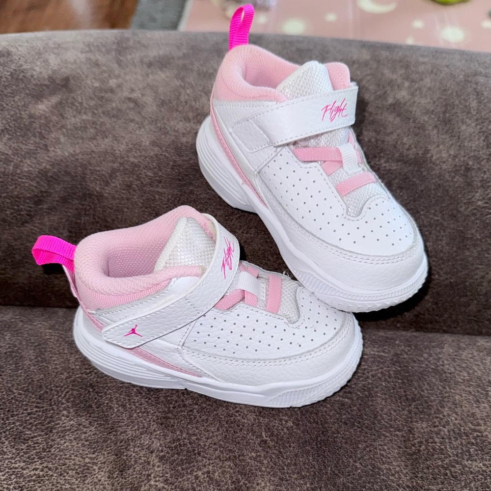 Toddler Girl’s Jordan Max Aura 5 “Flight” White and Pink Shoes Nike